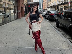 Foto: Totalitas Gaya Tiara Andini Nonton Konser BLACKPINK di Amerika