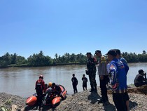 3 Pekerja Proyek Jembatan di Mamuju Terjatuh ke Sungai, 1 Selamat-2 Dicari