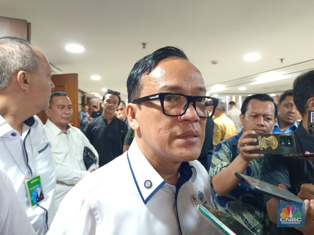 Wakil Menteri Ketenagakerjaan (Wamenaker) Immanuel Ebenezer atau Noel saat ditemui di Jakarta, Senin (28/7/2025). (CNBC Indonesia/Martyasari Rizky)