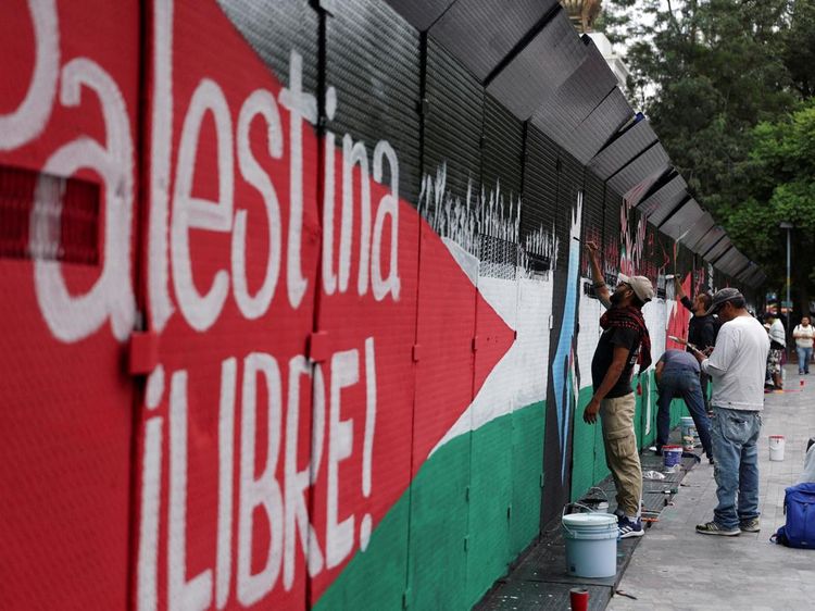 Warga Meksiko Lukis Mural Palestina, Serukan Aksi Kemanusiaan untuk Gaza