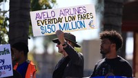Maskapai Avelo dituding terlibat dalam penerbangan deportasi imigran. REUTERS/David Swanson
