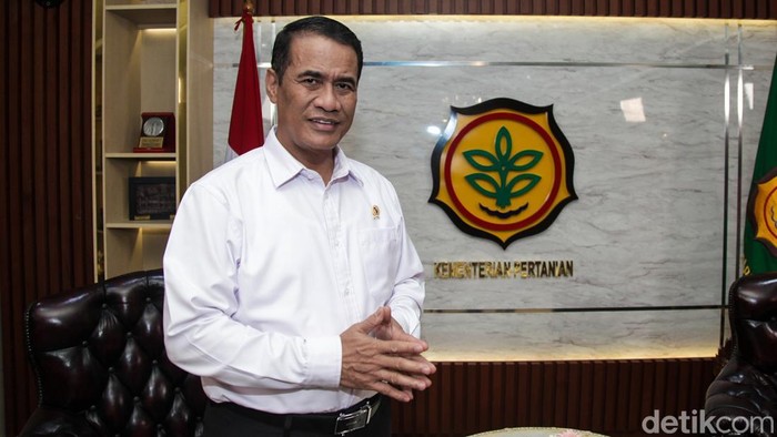 Menteri Pertanian, Andi Amran Sulaiman melayani wawancara khusus dengan detikcom di gedung Kementerian Pertanian, Jakarta Selatan, Senin (28/7/2025).
