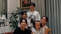 Selama 367 hari Joanna menghilang dari media sosial usai Raditya Oloan meninggal. Foto: Instagram @joannaalexandra