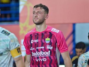 Adam Przybek yang Tak Kunjung Berlaga