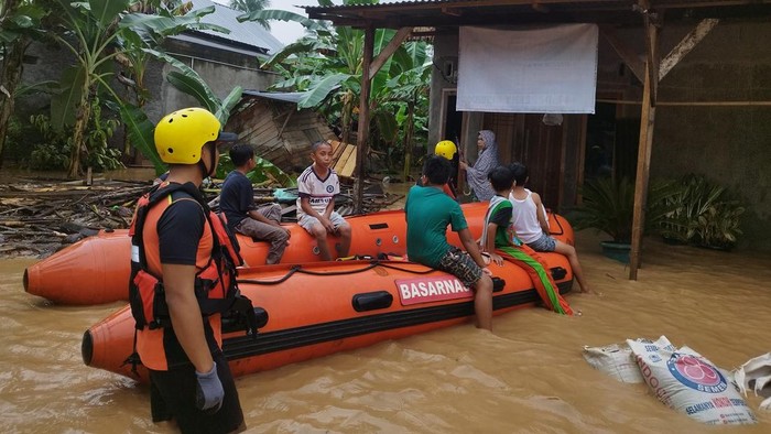 Banjir melanda 5 kecamatan di Tanggamus, Lampung
