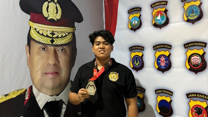 Bripda Dzaky, anggota Satreskrim Polres Lubuklinggau juara II Taekwondo Kapolri Cup 6 Tahun 2025