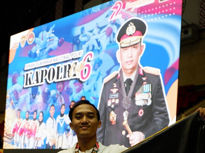 Bripda Firman, Anggota Polres Probolinggo Kota yang meraih emas kejuaraan Taekwondo Kapolri Cup 2025.