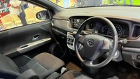 New Sigra varian tertinggi 1.2R Deluxe ini tersedia dengan harga Rp174.400.000 untuk tipe M/T, dan Rp189.200.000 pada tipe A/T. Foto: Luthfi Anshori/detikOto