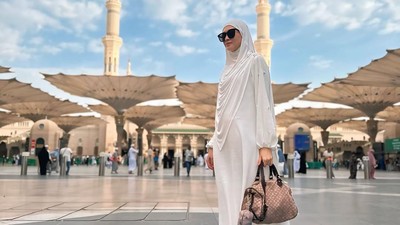 Kista Donita Hilang Berkat Air Zam Zam