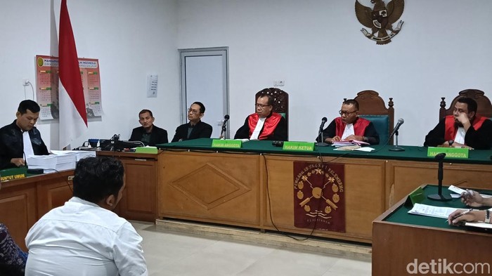 Dua terdakwa suap proyek pokir DPRD OKU jalani sidang tuntutan.