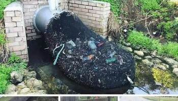 Jaring-jaring di aliran sungai ini berfungsi menangkap sampah sebelum masuk ke laut. Foto: via BoredPanda
