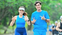 Gisel dan Cinta Brian merayakannya dengan melakukan olahraga lari bersama di pagi hari. Foto: Instagram @gisel_la