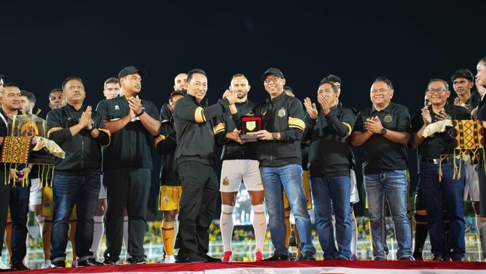 Gubernur Lampung dan Kapolri.