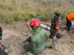 Video: Jalur Pendakian Gunung Rinjani Kini Dipasangi Pagar dan Tangga Besi