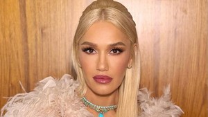 Gwen Stefani memukau lewat vokalis utama No Doubt yang unik termasuk hits mereka Just a Girl. Tapi kini ia membuktikan karier sebagai solo karier lewat album debutnya, Love.Angel.Music.Baby. Foto: Instagram @gwenstefani