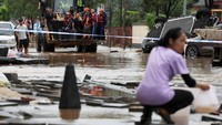 Media lokal Beijing melaporkan lebih dari 80 ribu orang telah dievakuasi.  REUTERS/Florence Lo