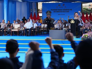 Kapolri Kembali Lepas 1.575 Buruh Terdampak PHK ke Tempat Kerja Baru, Beri Harapan untuk Buruh