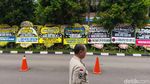 Karangan Bunga Penuhi Rumah Duka Kwik Kian Gie