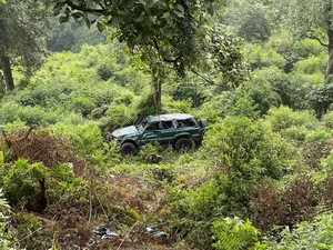 Rem Blong, Landcruiser Masuk Jurang di Jalur Bromo