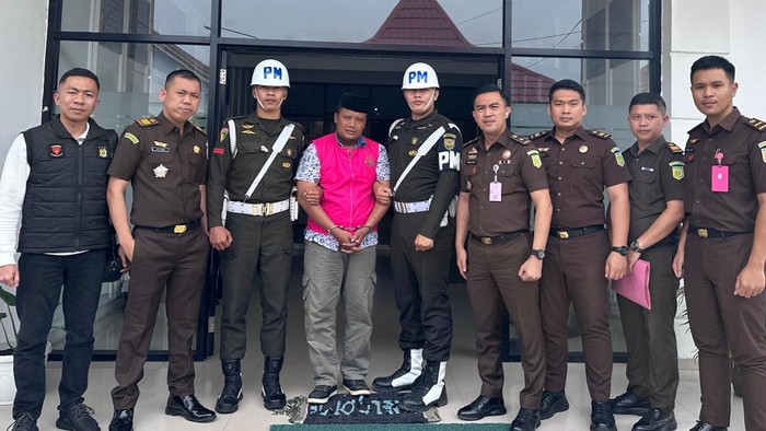 Kejari menetapkan Ketua dan Bendahara KONI Lampung Tengah menjadi tersangka korupsi dana hibah