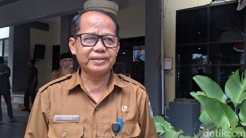 Kepala Dinas Pendidikan (Disdik) Mataram Yusuf saat diwawancarai di Mataram, Selasa (29/7/2025). (Nathea Citra/detikBali)