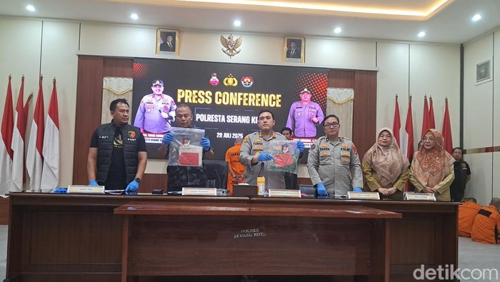 Konferensi pers Polresta Serang soal kasus pelecehan seksual atau pencabulan di SMAN 4 Kota Serang (Arief/detikcom)