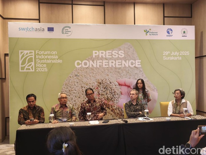Konferensi pers Proyek Low Carbon Rice, di Hotel Alila, Kota Solo, Selasa (29/7/2025).