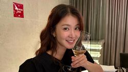 Lee Si Young Liburan ke New York, Kabari Putra Soal Kehamilan