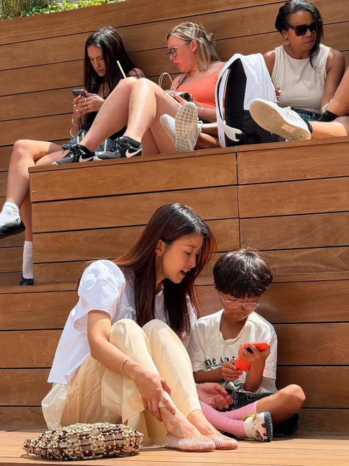 Lee Si Young liburan ke New York.