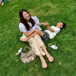 Lee Si Young Liburan ke New York, Kabari Putra Soal Kehamilan