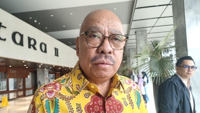 Ketua Fraksi Golkar MPR, Melchias Markus Mekeng, di kompleks parlemen, Senayan, Jakarta Pusat, Selasa (29/7/2025).