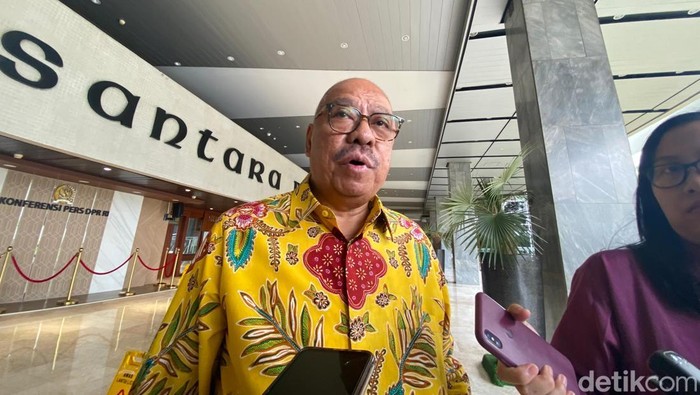 Ketua Fraksi Golkar MPR RI, Melchias Markus Mekeng, di Kompleks Parlemen, Senayan, Jakarta, Selasa (29/7/2025).