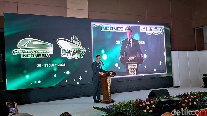 Menteri Koordinator Bidang Infrastruktur dan Pembangunan Kewilayahan, Agus Harimurti Yudhoyono (AHY) dalam acara Inamarine & Railwaytech Indonesia, JIExpo Kemayoran, Jakarta Pusat, Selasa (29/7/2025).