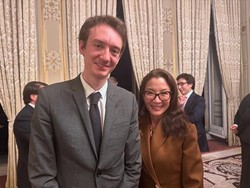 Michelle Yeoh Tak Sengaja Spill Hubungan Lisa BLACKPINK & Frederic Arnault Michelle Yeoh Tak Sengaja Spill Hubungan Lisa BLACKPINK & Frederic Arnault