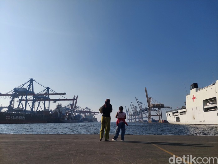 Officers Cafe di Jakarta Utara Officers Cafe di Jakarta Utara