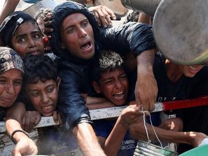 Panci Kosong di Antara Jeritan Anak-anak Gaza yang Terancam Malnutrisi