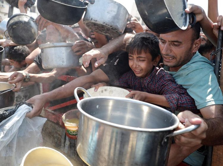 Panci Kosong dan Teriakan Kelaparan Menggema di Gaza