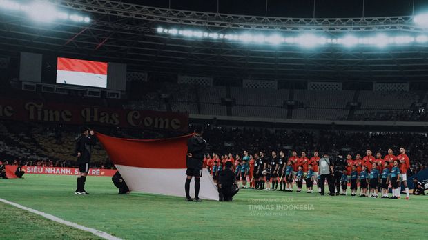 Pemain timnas Indonesia dan Vietnam dalam babak final ASEAN U-23 Championship di SUUGK, Senayan, Jakarta, Selasa (29/7/2025). (X/TimnasIndonesia)