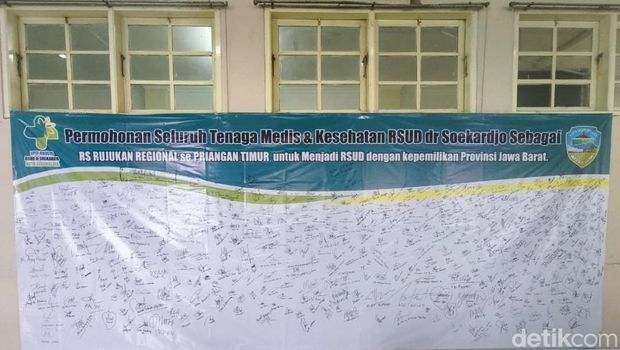 Pembangunan gedung poliklinik RSUD dr Soekardjo mangkrak bertahun-tahun.