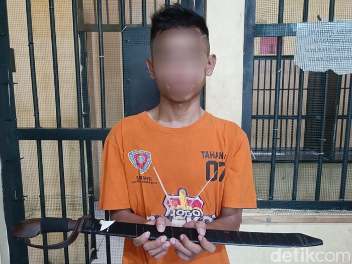 Pemuda bawa sajam di Pasuruan diamankan polisi