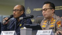 Polda Metro Jaya juga menghadirkan ahli dari Pusat Identifikasi (Pusident) Bareskrim, Sigit Kusdianto yang menganalisis sidik jari maupun jejak yang ada di TKP. Sebanyak 24 orang saksi mulai dari istri korban hingga penjaga kos yang pertama kali menemukan korban juga sudah diperiksa. ADP sempat pergi ke rooftop gedung Kemlu RI selama 1 jam 26 menit pada Senin (7/7). Dia meninggalkan tas gendong dan tas belanjaan di tangga gedung Kemlu.