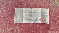 Gandi menyebut dirinya membeli bangunan itu karena mendengar kabar posyandu akan dialihkan ke lokasi lain. Ia pun berpikir lokasi bangunan yang berada di ujung kampung akan lebih baik difungsikan sebagai hunian.