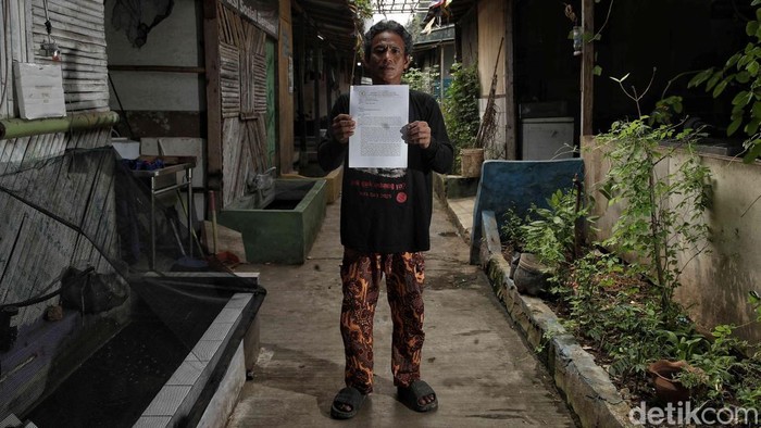 Sejumlah warga eks Kampung Bayam di hunian sementara di kawasan Jalan Tongkol, Jakarta Utara, Selasa (29/7/2025).