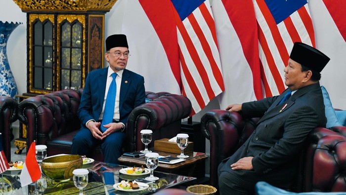 Pertemuan tete a tete Prabowo Subianto dan Anwar Ibrahim di Istana Merdeka, Jakarta, Selasa (29/7/2025).