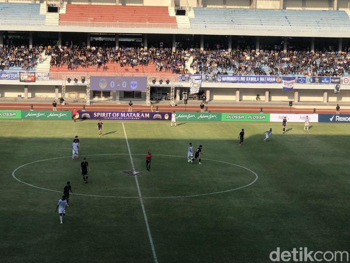 PSIM Jogja menggelar friendly match melawan PSIS Semarang di Stadion Mandala Krida Jogja, Selasa (29/7/2025) sore.