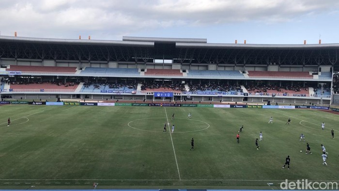 PSIM Jogja menggelar friendly match melawan PSIS Semarang di Stadion Mandala Krida Jogja, Selasa (29/7/2025) sore.