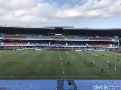 PSIM Jogja menggelar friendly match melawan PSIS Semarang di Stadion Mandala Krida Jogja, Selasa (29/7/2025) sore.