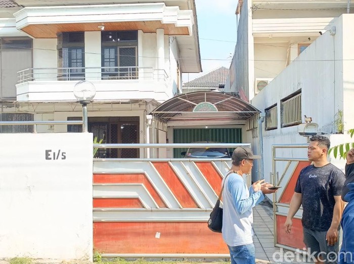 Rumah yang kemalingan di wilayah Puri Anjasmoro, Kelurahan Tawangsari, Kecamatan Semarang Barat, Kota Semarang, Selasa (29/7/2025).