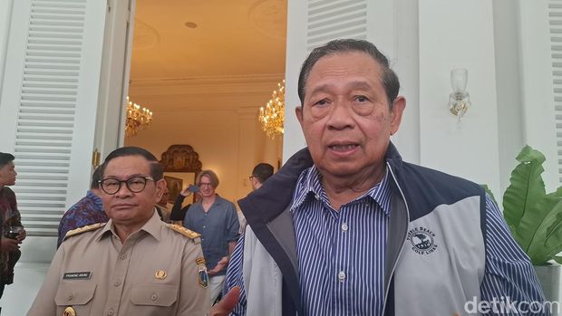 SBY sambangi Balai Kota DKI Jakarta. (Brigitta/detikcom)