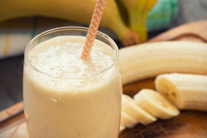 racikan smoothies pisang yang mudah dibuat